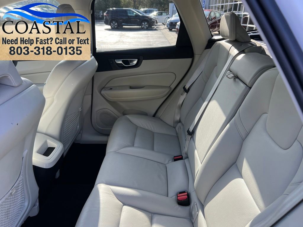 Used 2022 Volvo XC60 B5 Momentum AWD/4WD image 17