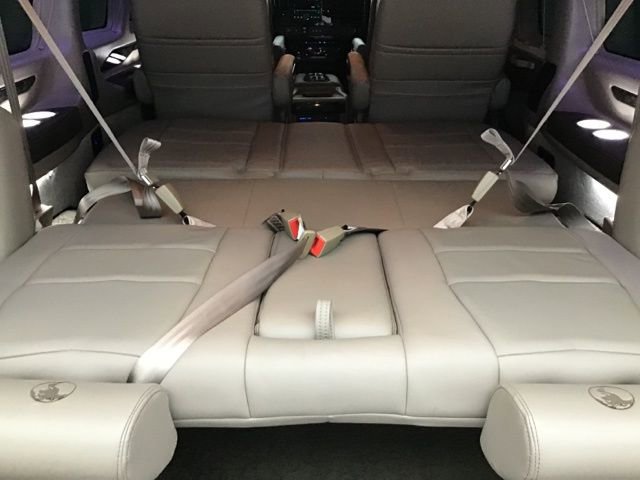 Used 2023 Chevrolet Express 2500 image 9