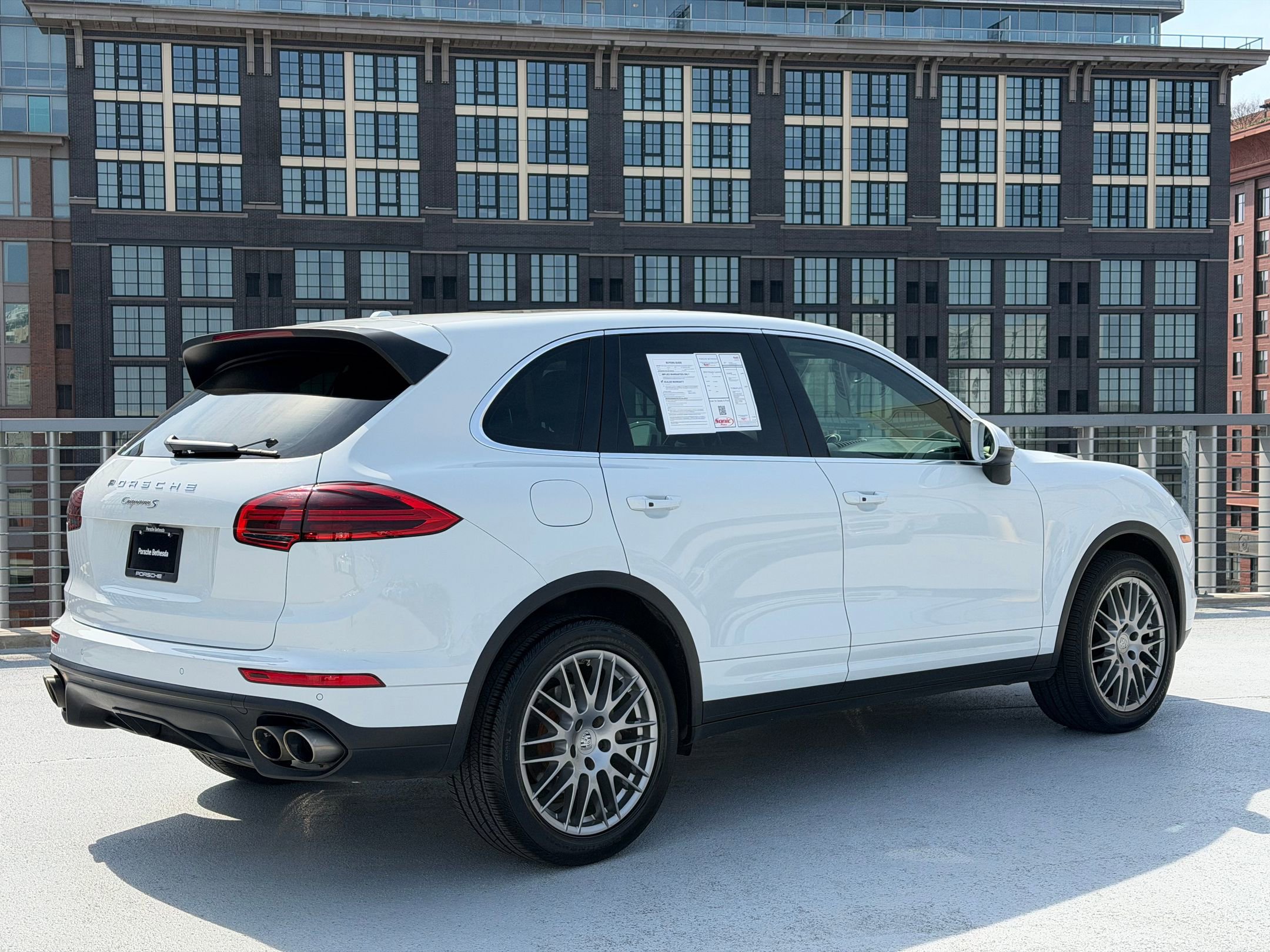 Used 2016 Porsche Cayenne S image 7