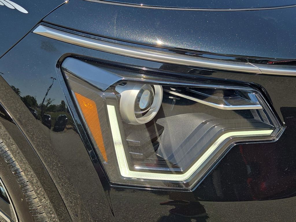 New 2025 Kia Niro SX image 5