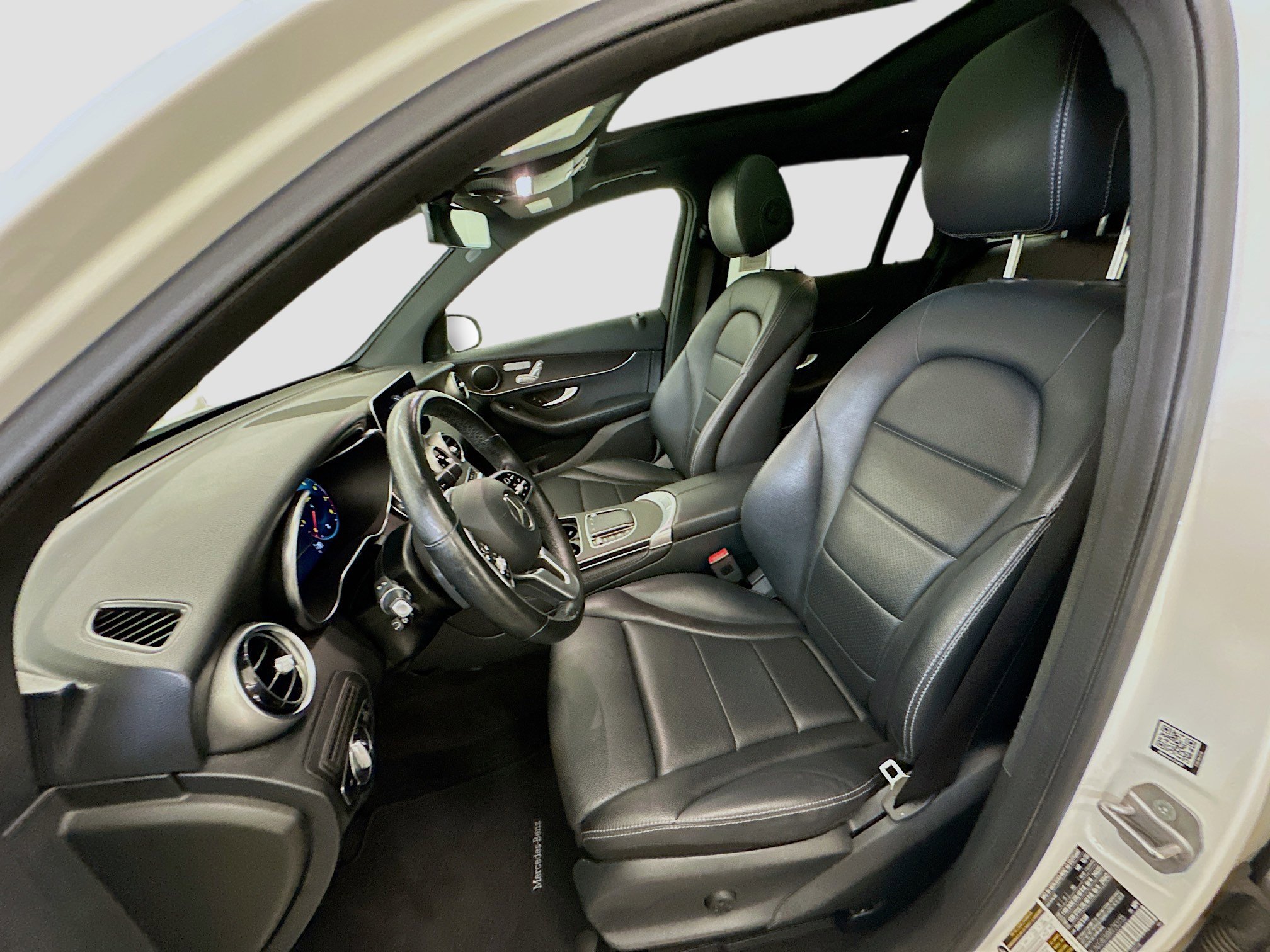 Used 2021 Mercedes-Benz GLC 300 4MATIC image 13