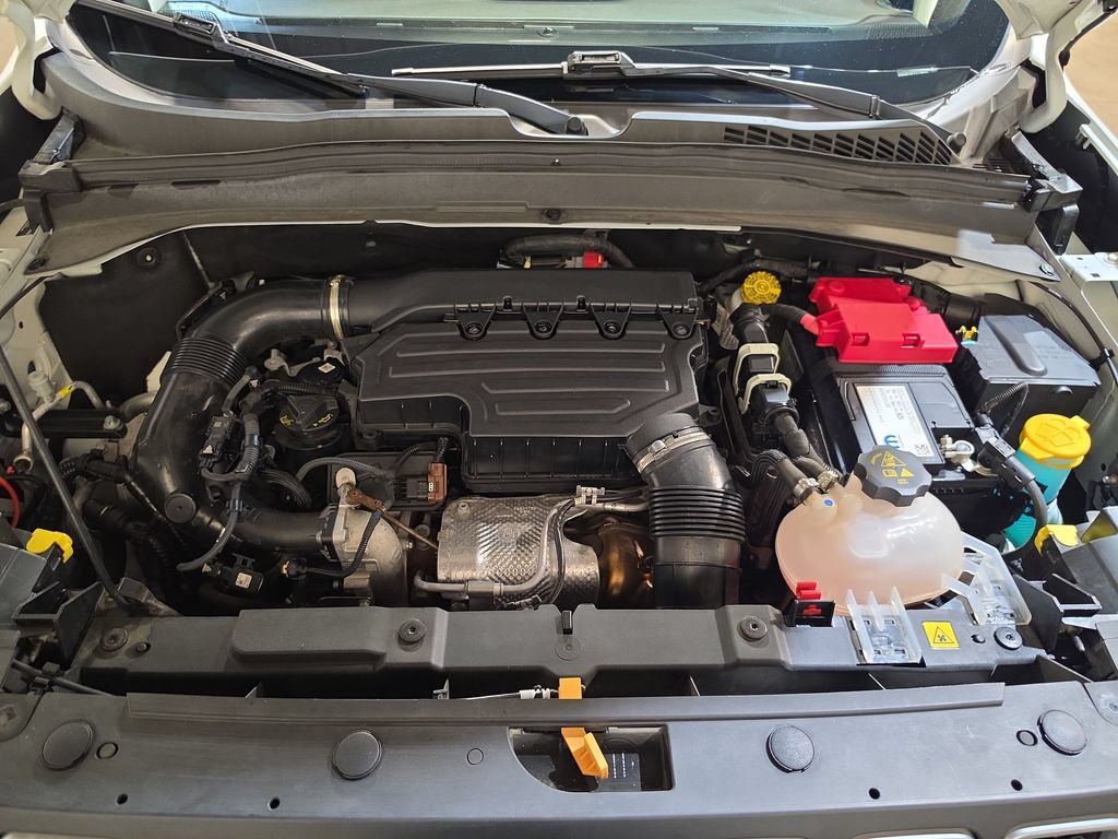 Used 2023 Jeep Renegade Latitude AWD/4WD image 17