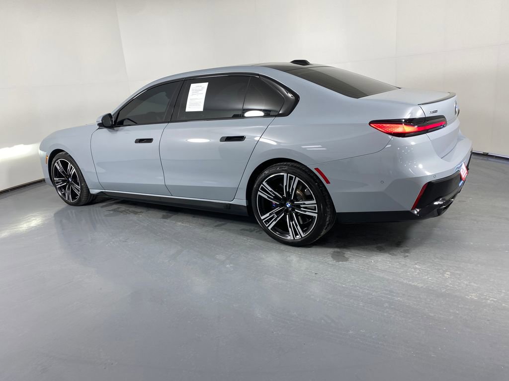 Used 2024 BMW 760i xDrive image 4