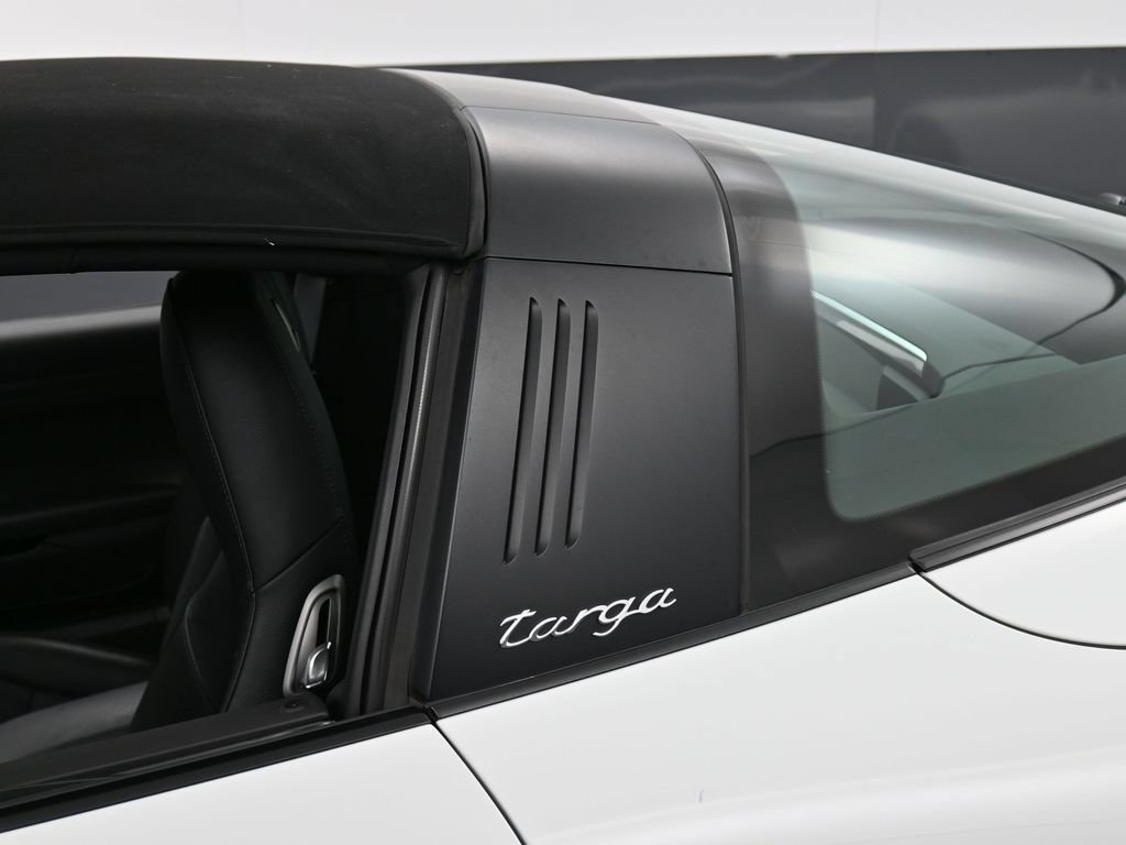 Certified 2019 Porsche 911 Targa 4 AWD/4WD image 14