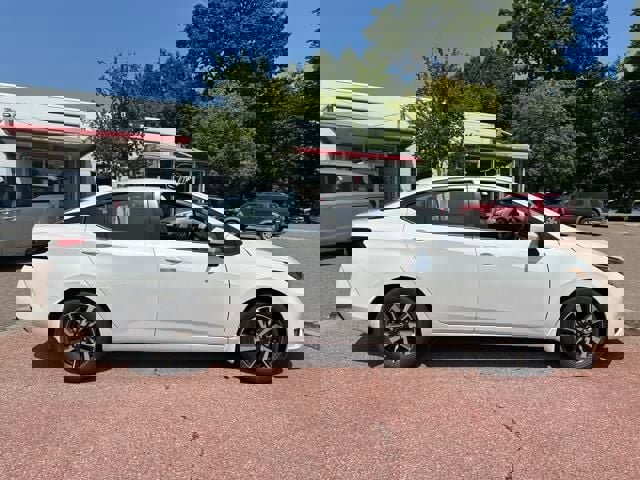 New 2025 Nissan Versa SV w/ Trunk Package