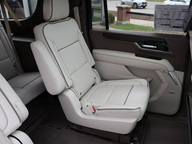 New 2026 GMC Yukon XL Denali w/ Denali Reserve Package AWD/4WD image 13
