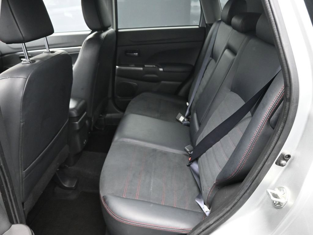 Used 2024 Mitsubishi Outlander Sport SE image 12