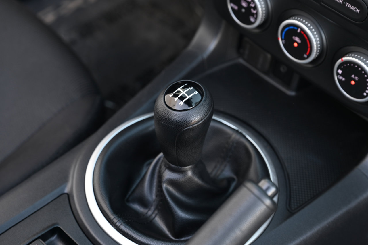 Used 2009 MAZDA MX-5 Miata Sport image 23