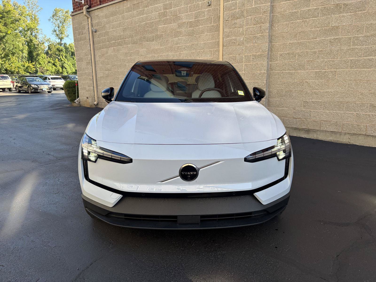 Used 2025 Volvo EX30 Ultra w/ Climate Package AWD/4WD image 5