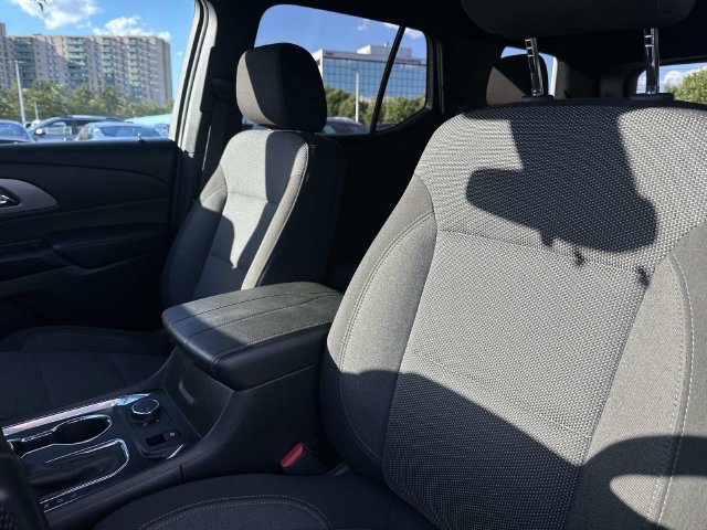 Used 2023 Chevrolet Traverse LT AWD/4WD image 23