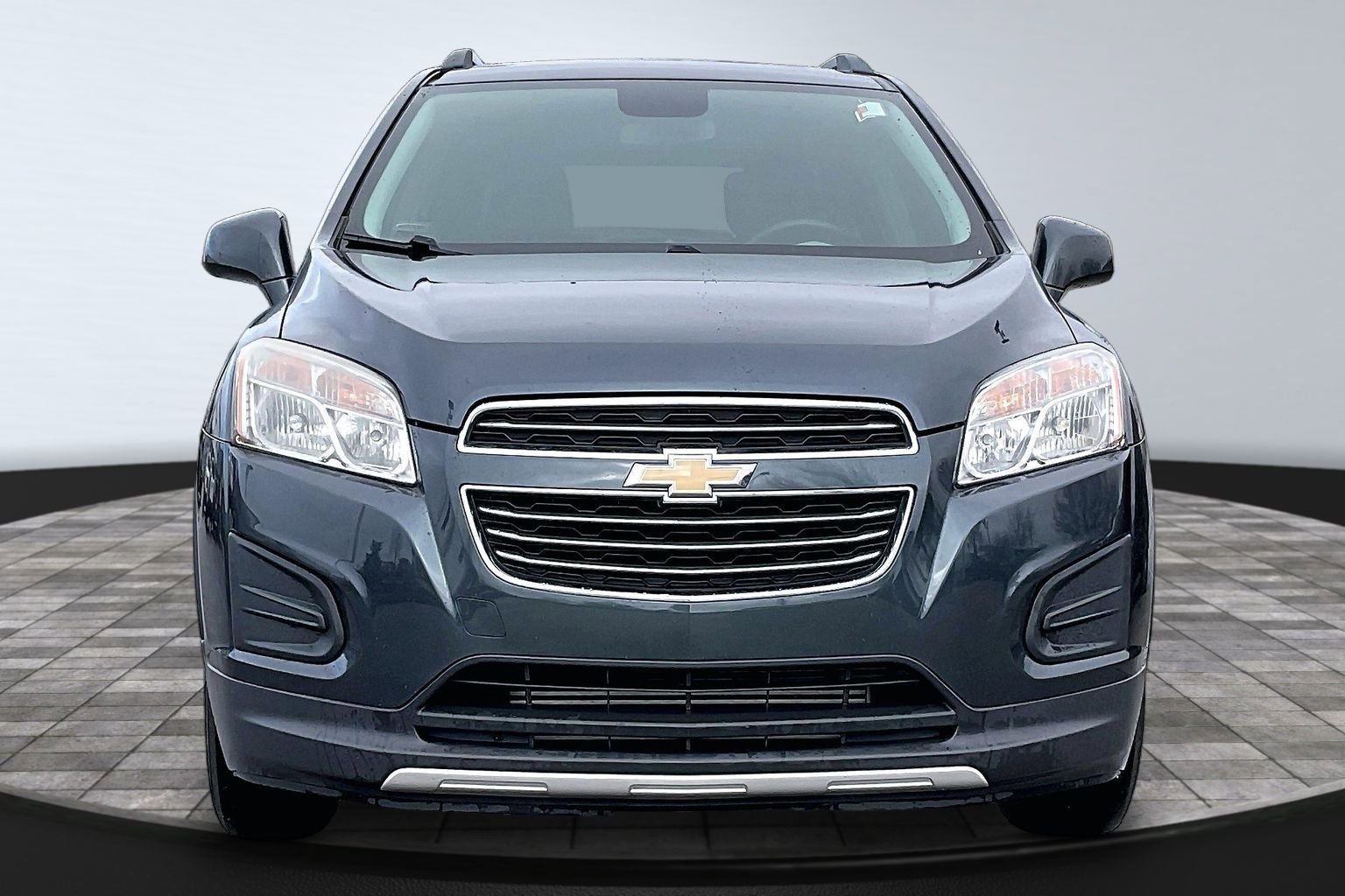 Used 2016 Chevrolet Trax LT w/ LT Sun and Sound Package image 3