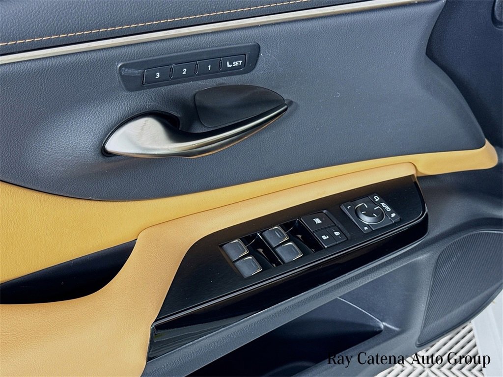 Certified 2023 Lexus ES 350 w/ Premium Package image 18