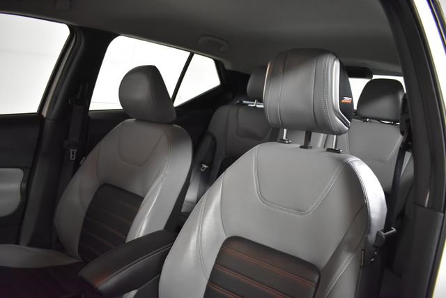 Certified 2023 Nissan Kicks SR w/ SR Premium Package FWD image 10