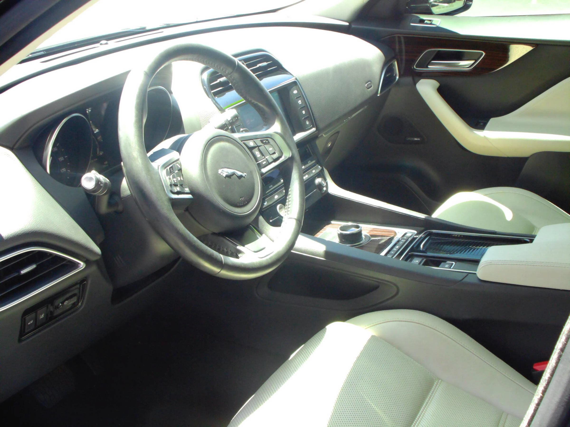 Used 2018 Jaguar F-PACE Prestige AWD/4WD image 15