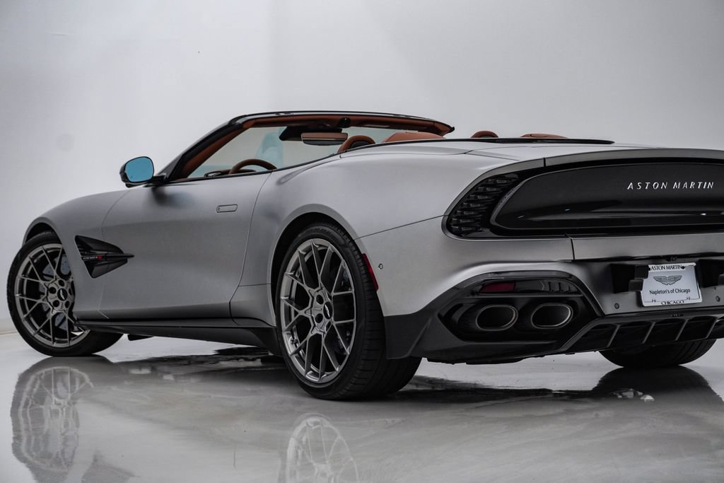 Used 2026 Aston Martin Vanquish Convertible RWD image 11