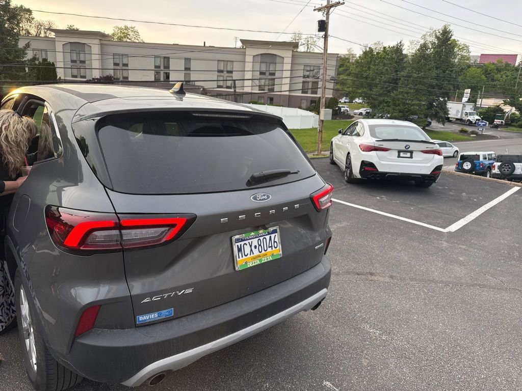 Used 2023 Ford Escape Active AWD/4WD image 4