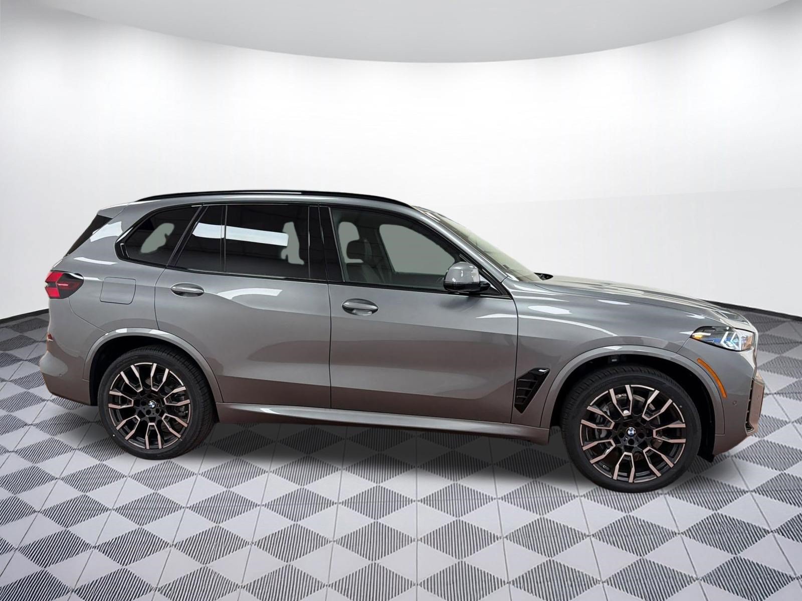 Used 2026 BMW X5 xDrive40i w/ M Sport Package AWD/4WD image 8