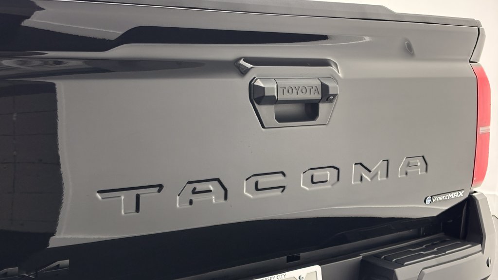 Certified 2026 Toyota Tacoma TRD Off-Road w/ TRD Off Road Upgrade Package AWD/4WD image 9