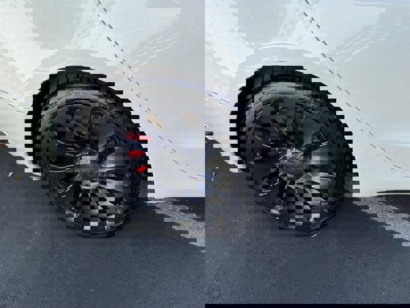 Used 2023 Tesla Model 3 Performance image 11