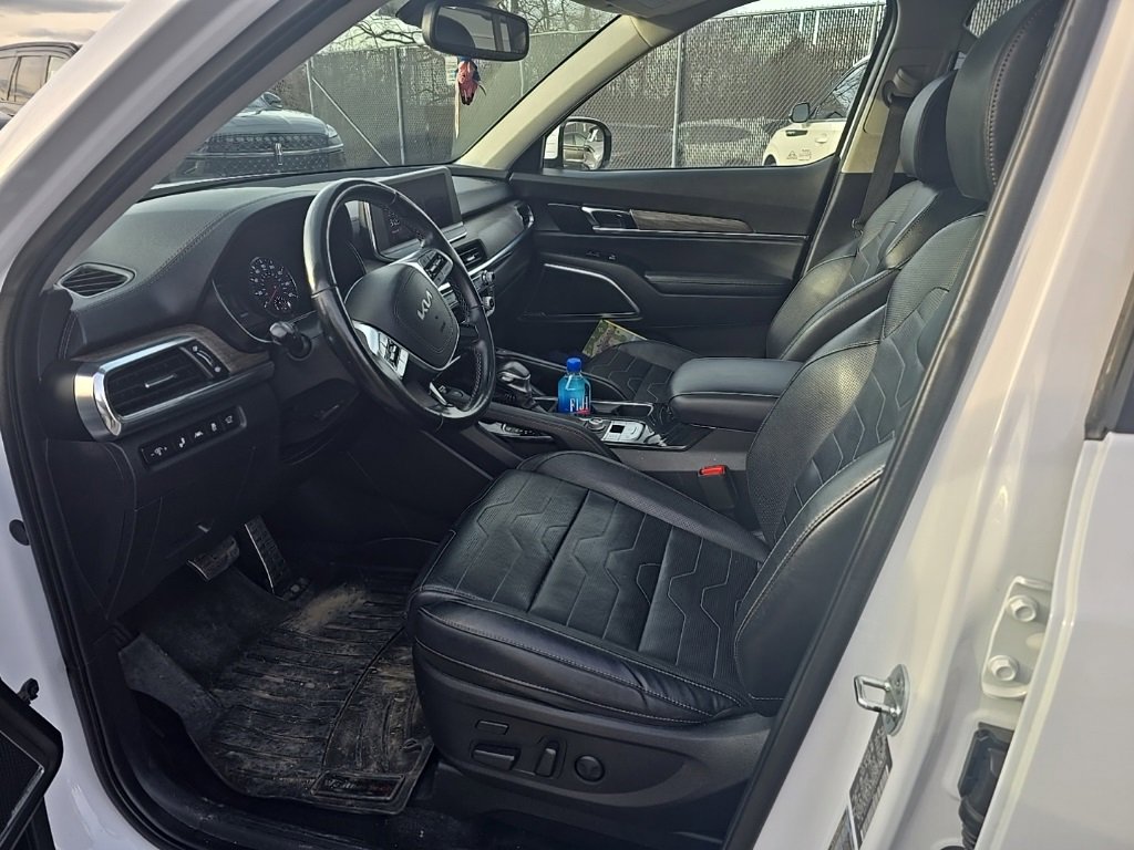 Used 2022 Kia Telluride SX w/ SX Prestige Package image 8