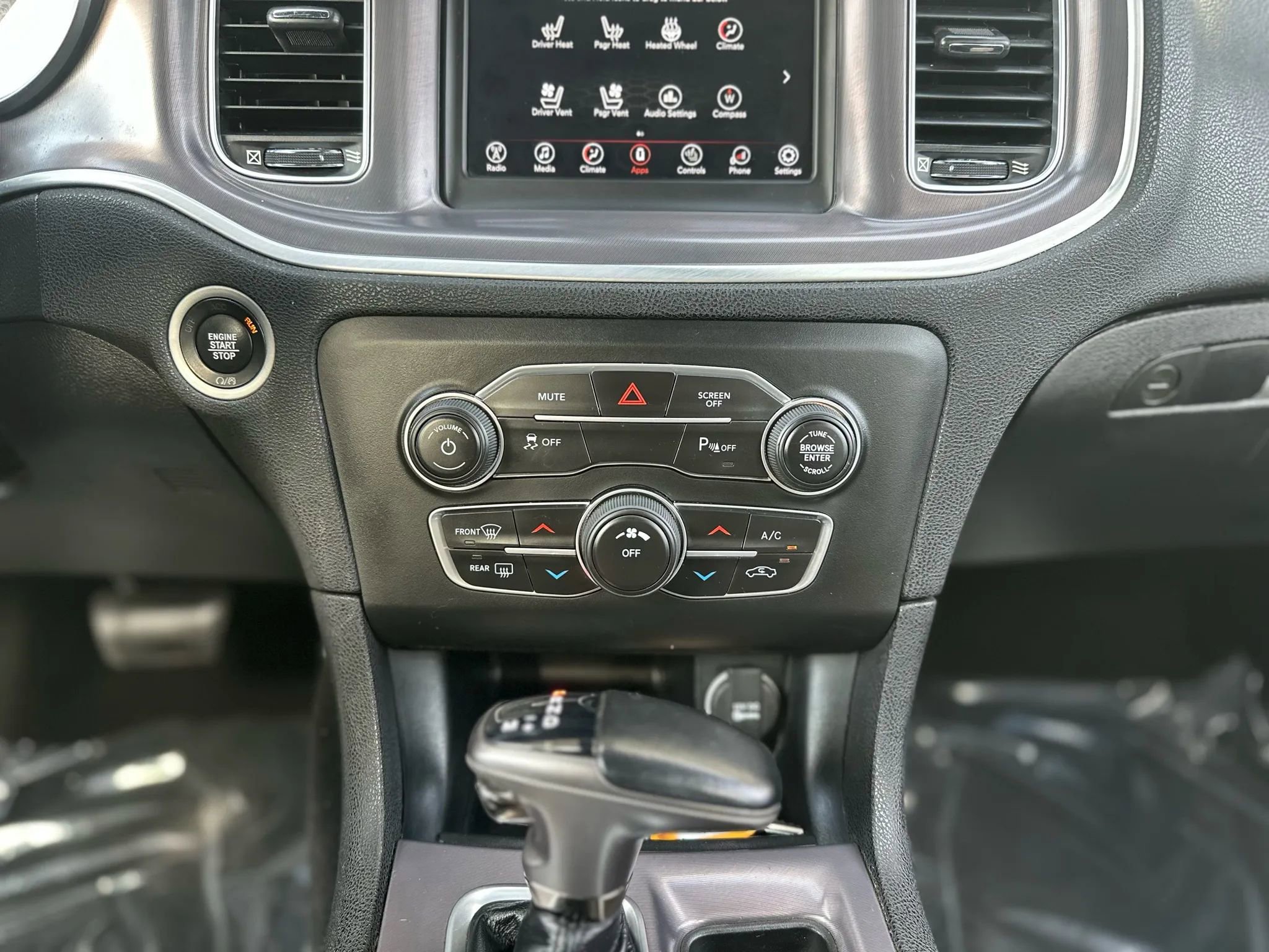 Used 2020 Dodge Charger SXT w/ Leather Interior Group image 19