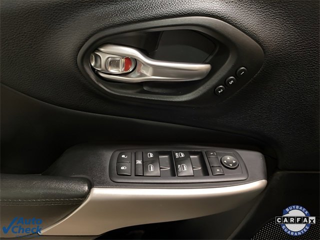 Used 2017 Jeep Cherokee Overland w/ Technology Group image 26