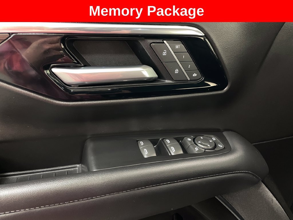 Used 2025 Chevrolet Tahoe Z71 w/ Comfort Package AWD/4WD image 9