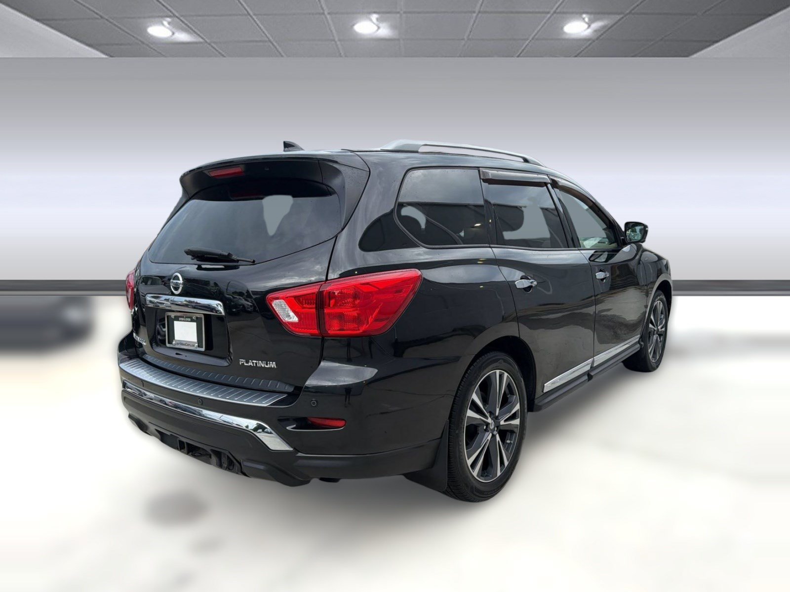 Used 2019 Nissan Pathfinder Platinum w/ Cargo Package FWD image 9