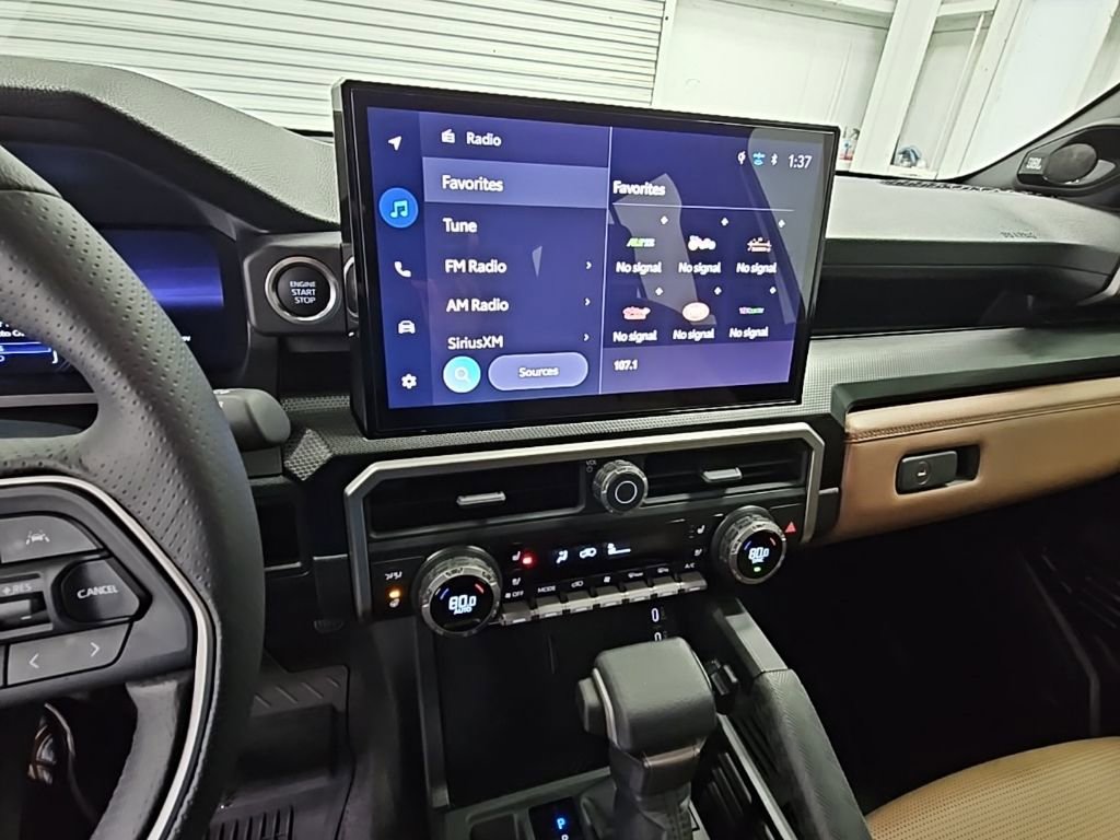 Used 2025 Toyota 4Runner Limited image 13