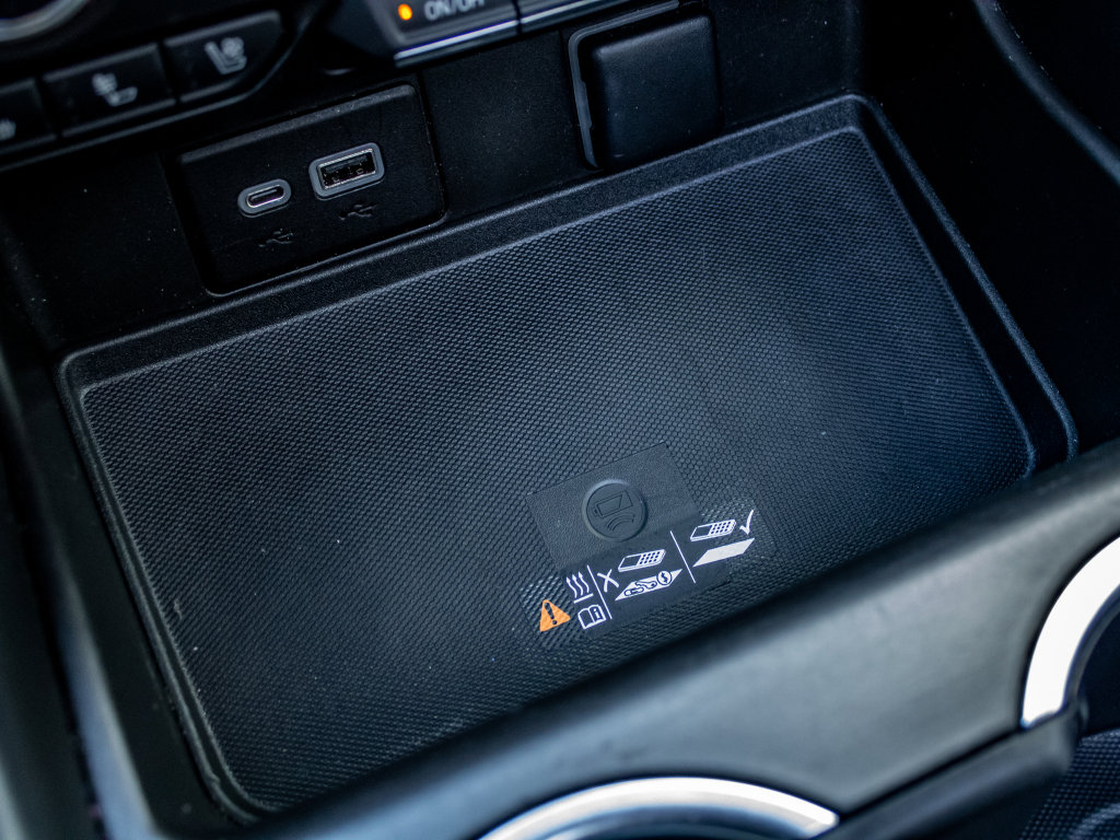 Used 2022 GMC Yukon XL SLT w/ SLT Premium Package image 36