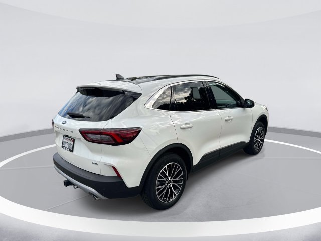 New 2025 Ford Escape SE w/ Class II Trailer Tow Package FWD image 4