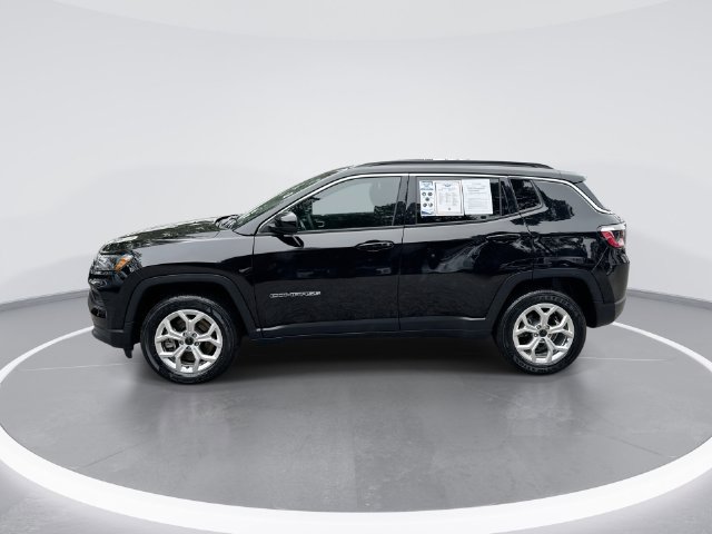 Used 2025 Jeep Compass Latitude AWD/4WD image 5