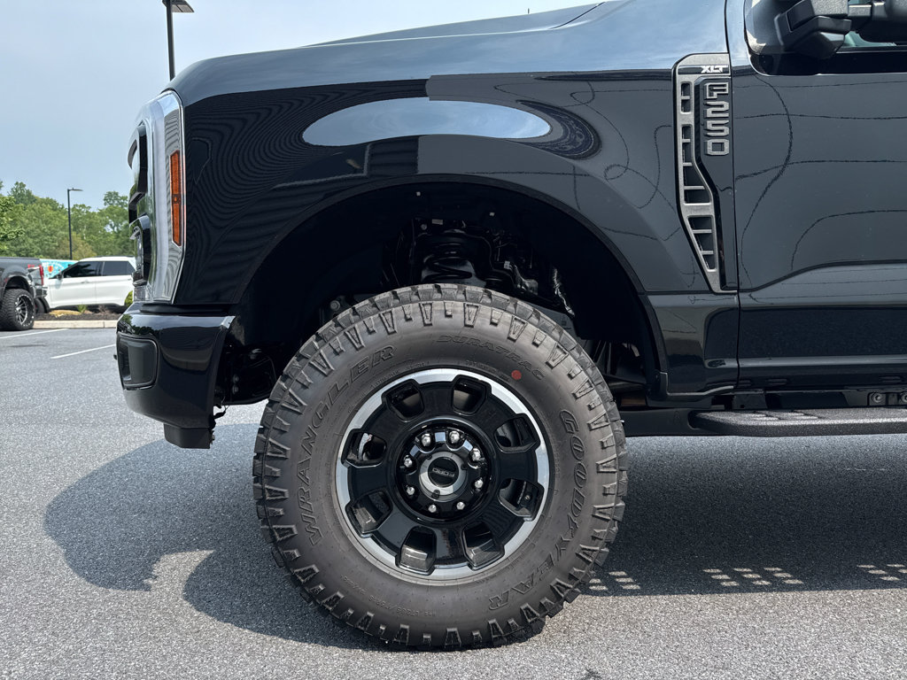 New 2026 Ford F250 XLT w/ XLT Premium Package AWD/4WD image 17