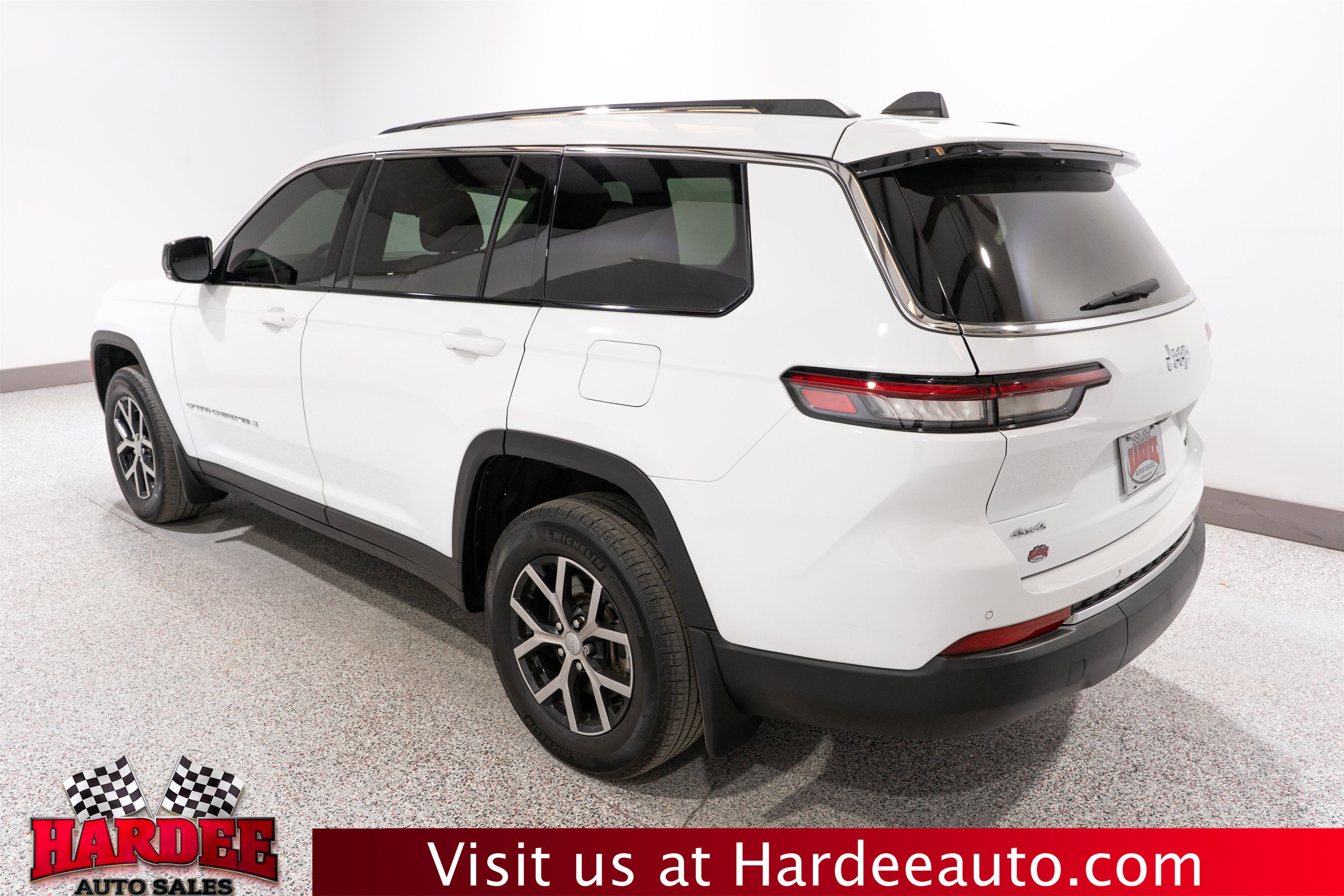 Used 2024 Jeep Grand Cherokee L Limited w/ MOPAR Finishing Package AWD/4WD image 3
