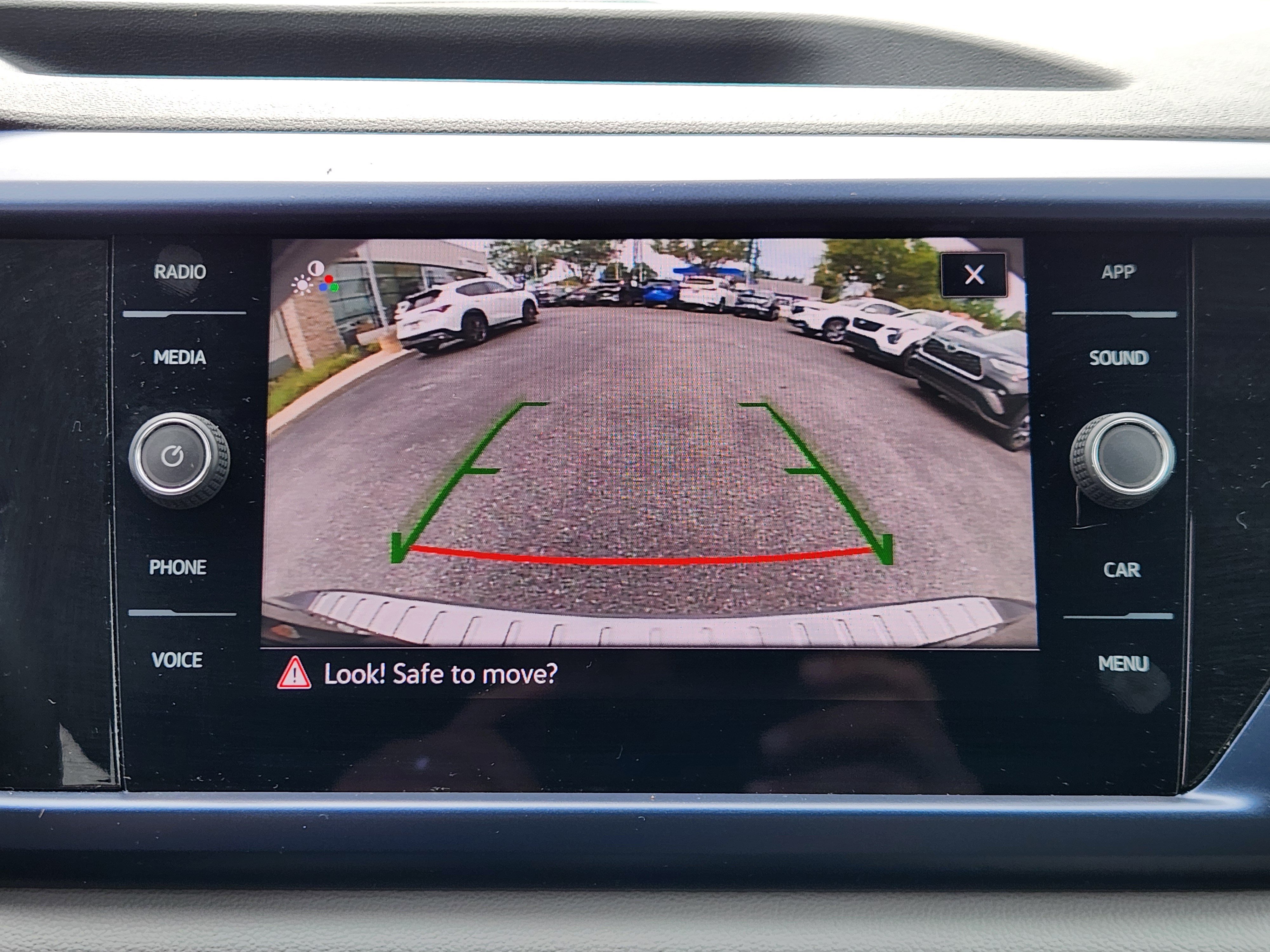 Used 2023 Volkswagen Taos SE AWD/4WD image 13