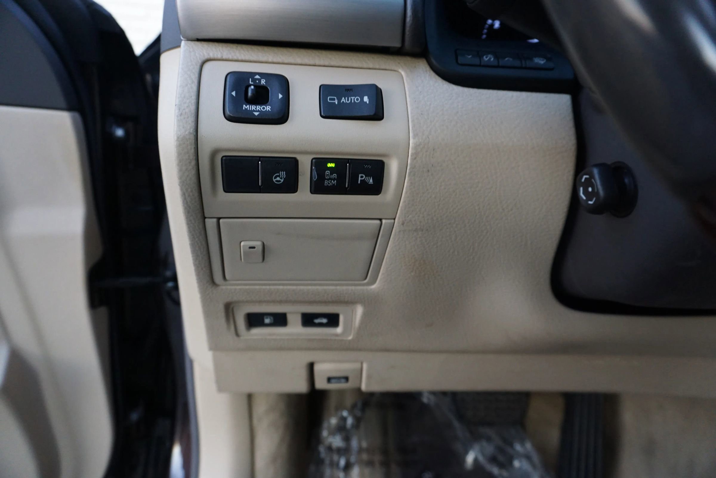 Used 2015 Lexus LS 460 image 31