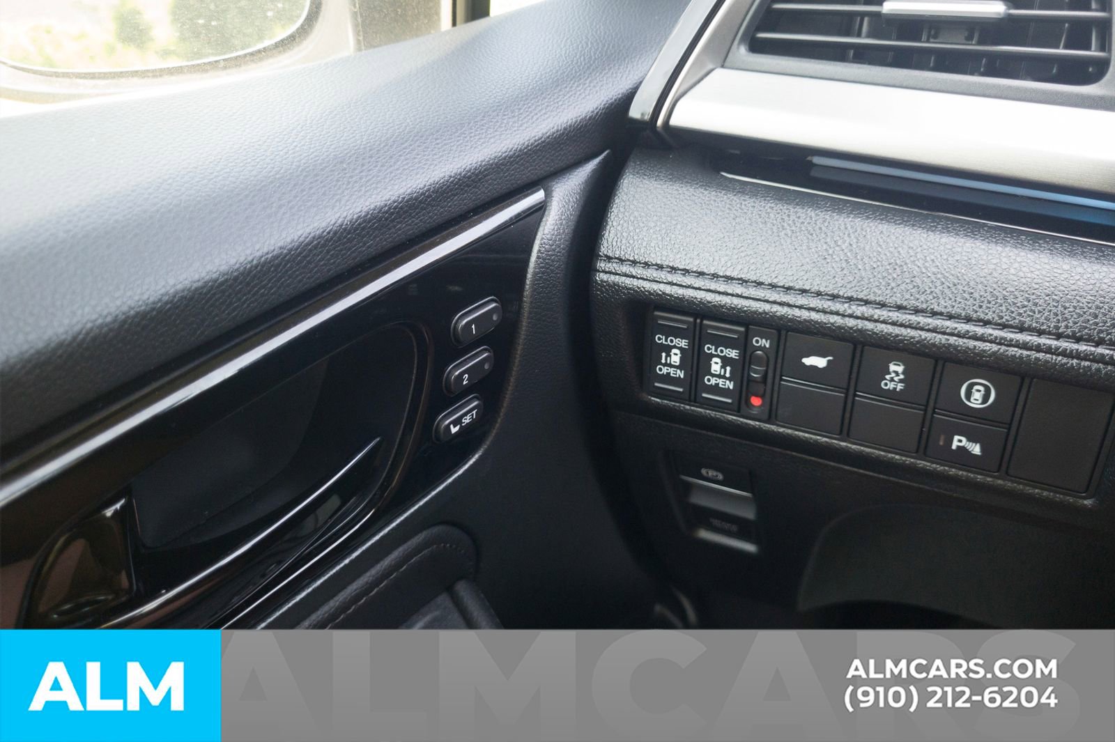 Used 2024 Honda Odyssey Touring image 16