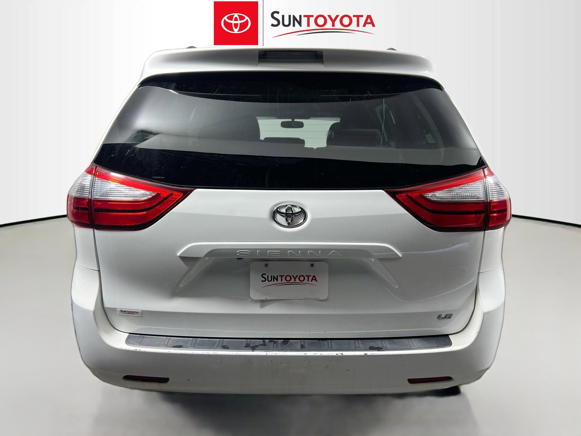 Used 2016 Toyota Sienna LE image 5