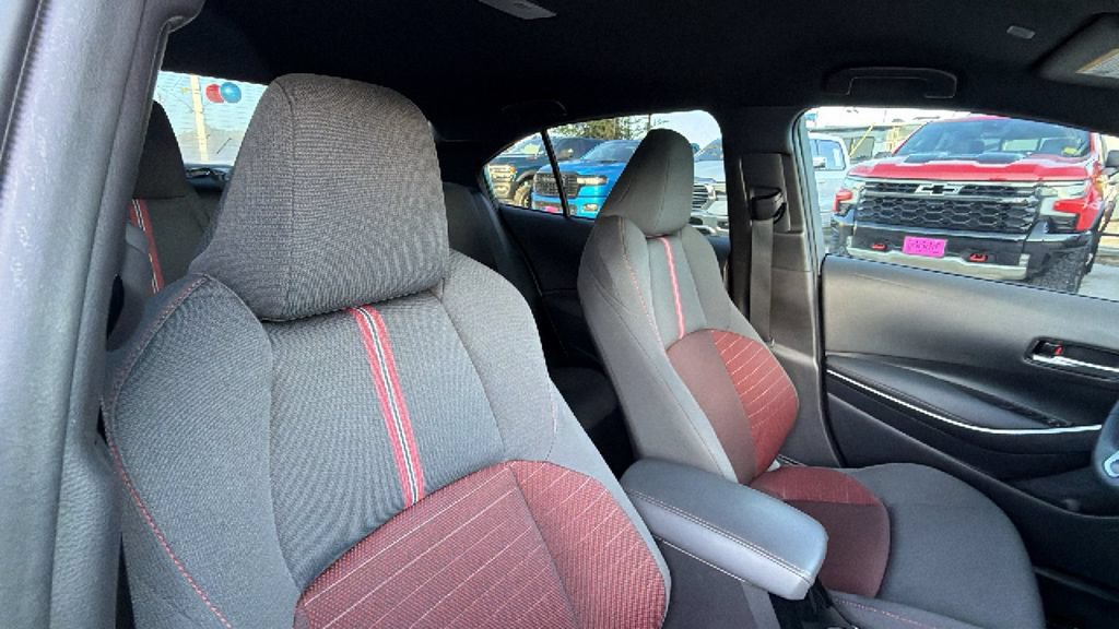Used 2025 Toyota Corolla SE FWD image 29