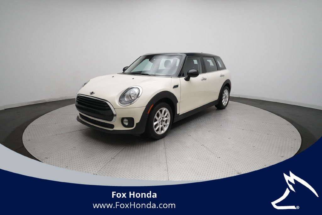 Used 2016 MINI Cooper Clubman FWD image 1
