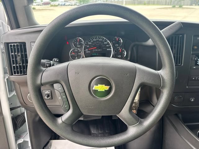 Used 2025 Chevrolet Express 2500 w/ Driver Convenience Package RWD image 3