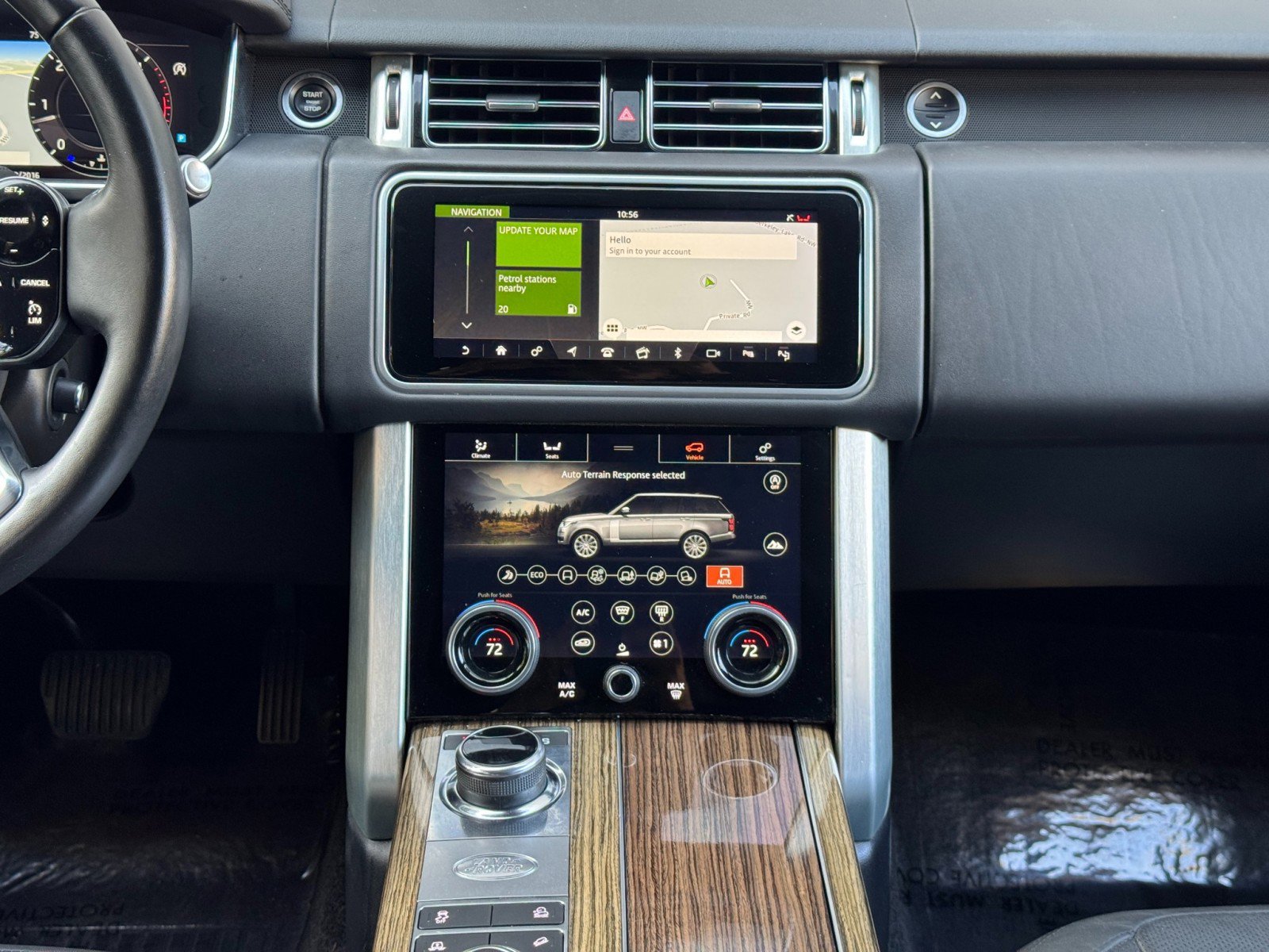 Used 2018 Land Rover Range Rover HSE image 26