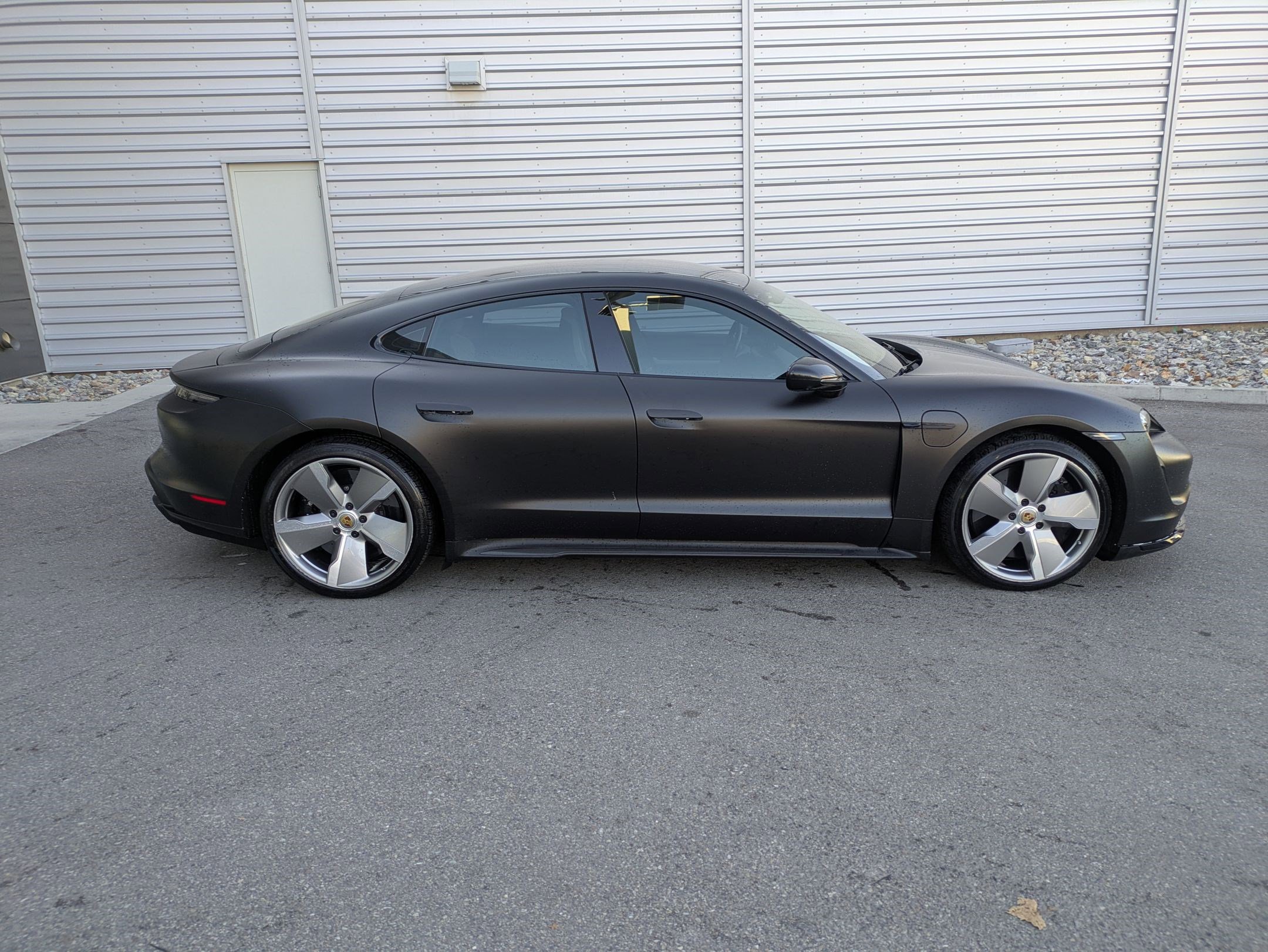 Used 2021 Porsche Taycan Turbo image 2