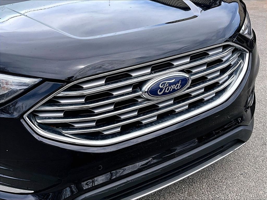 Used 2020 Ford Edge Titanium w/ Cargo Accessory Package FWD image 26