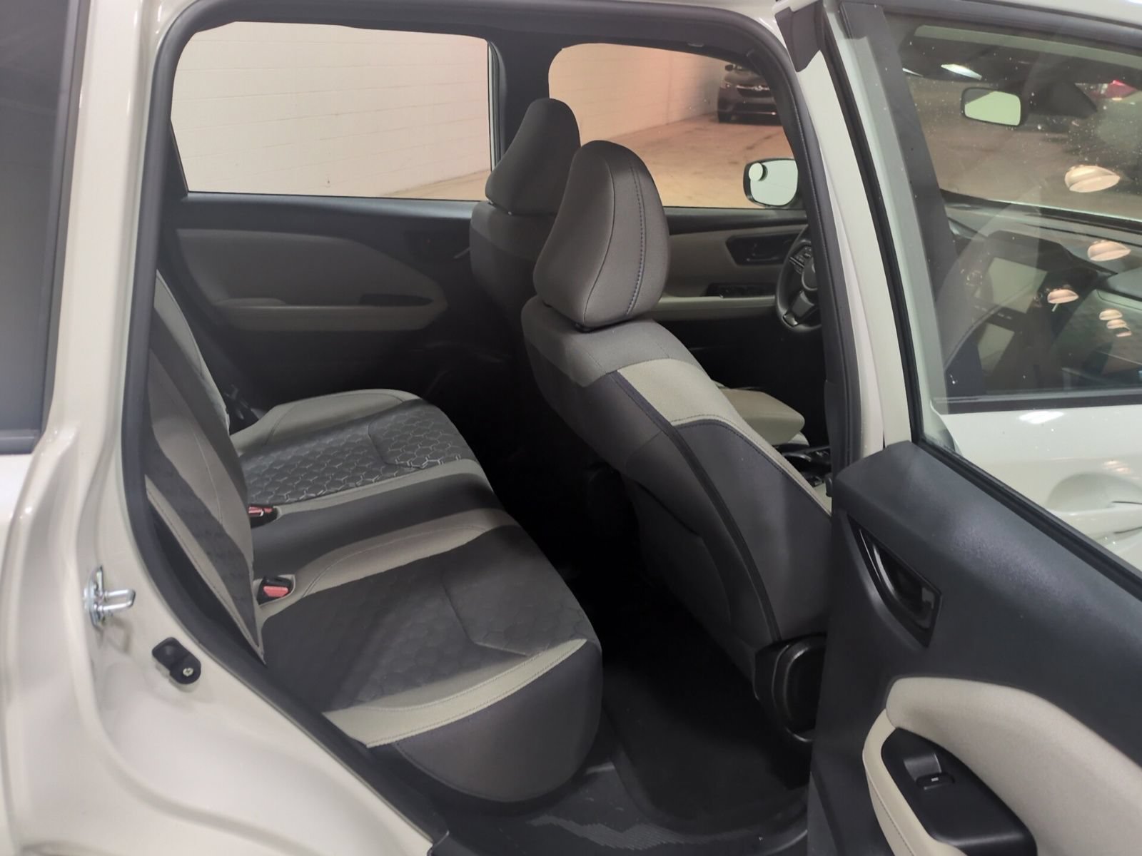 Certified 2025 Subaru Forester AWD/4WD image 11