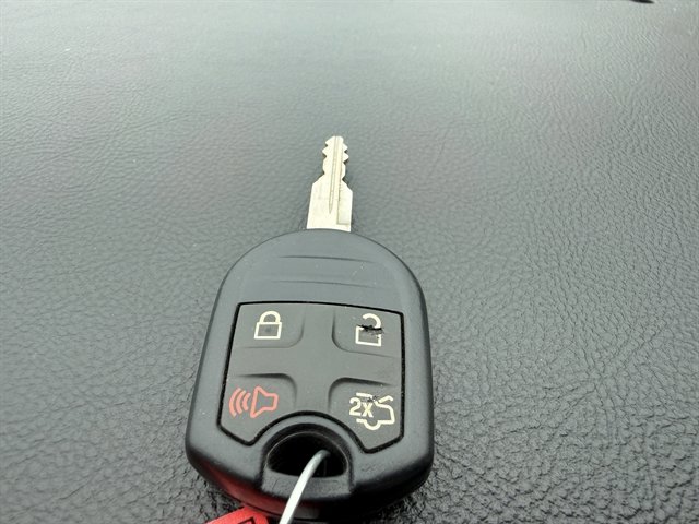 Used 2012 Ford Taurus SEL FWD image 33