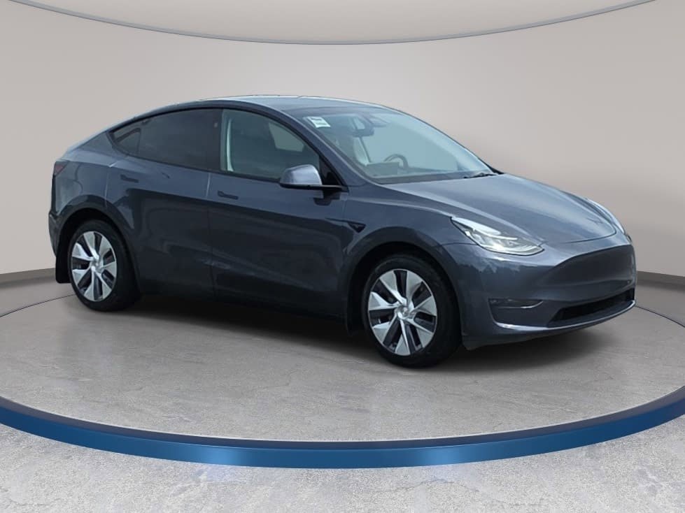 Used 2023 Tesla Model Y Long Range AWD/4WD image 3
