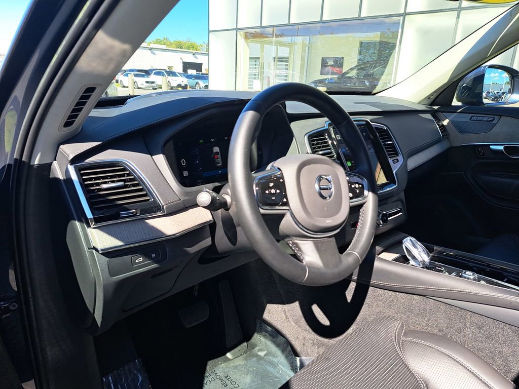 Used 2023 Volvo XC90 T8 Ultimate image 8