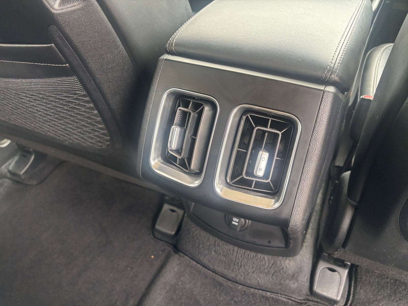 Used 2024 Kia Sorento S FWD image 24