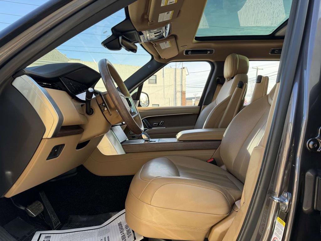Used 2025 Land Rover Range Rover SE image 29